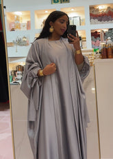 Abaya Set Satin Malika Schmetterling-Kimono & Unterkleid - Grau