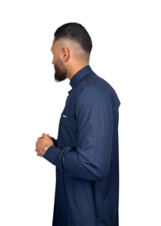 Saudi Qamis – Marineblau – Eleganter Qamis mit goldenen Akzenten – Klassische Passform